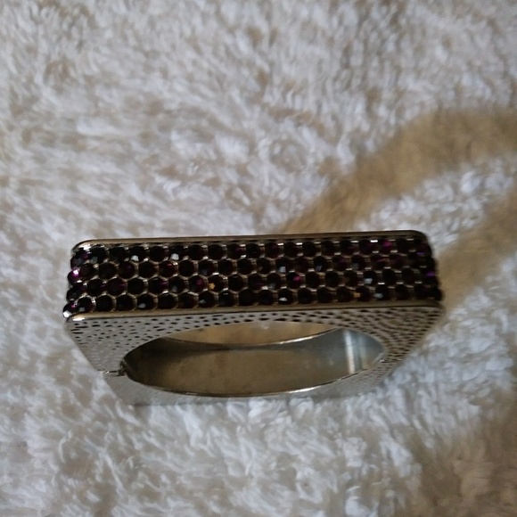 Silver square bracelet w/ amethyst colored stones - Picture 2 of 3